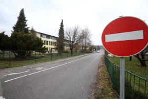 KOVAČEVA ULICA PRI OŠ CERKNICA 03 FOTO LJUBO VUKELIČ